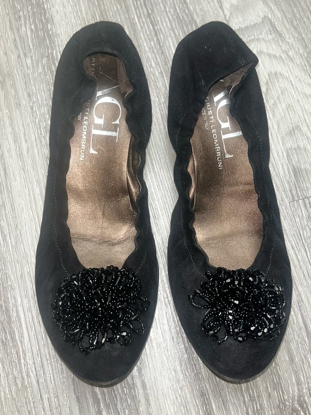 AGL Black Suede Beaded Flower Low Block Heel Pumps 40 9.5 Italy